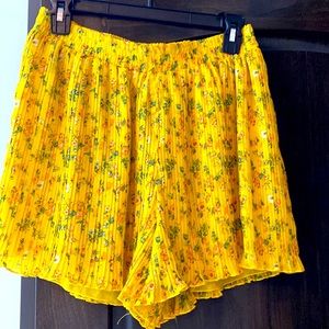 ☀️🌸Super cute skorts by Chelsea and Violet